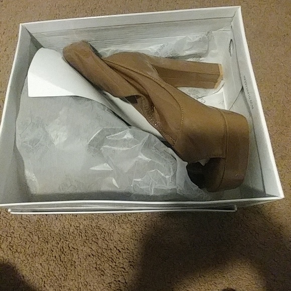 Cape robbin 8.5 women shoes - Picture 2 of 3